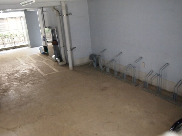 ロビー・ラウンジ(駐輪場)