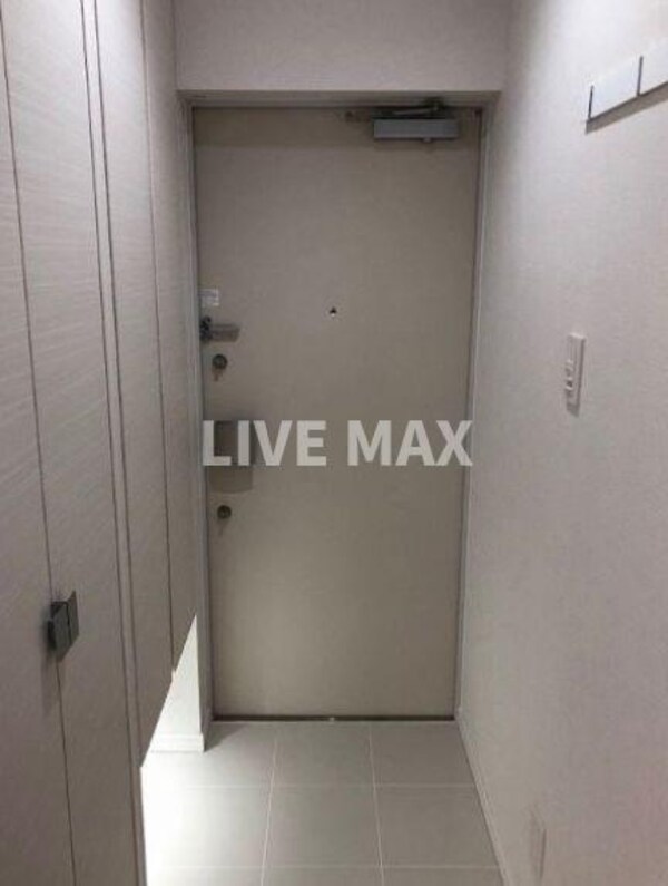 玄関(※別号室参考写真)
