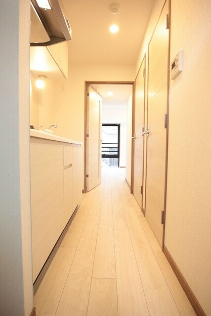 物件内観写真3　(家電・家具が1式揃っております！)