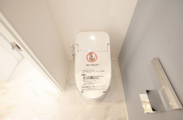 トイレ(別号室参考写真)