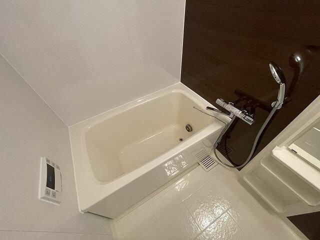 物件内観写真7　(リノベーション済み別号室の写真です)