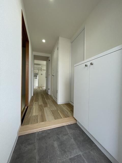 物件内観写真11　(リノベーション済み別号室の写真です)