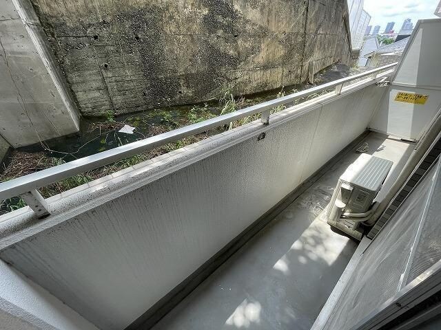 物件内観写真12　(リノベーション済み別号室の写真です)