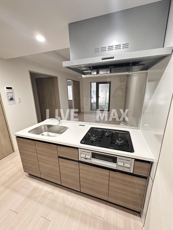 キッチン(※別タイプ参考写真使用)