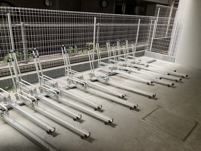 物件外観写真4　(駐輪場)