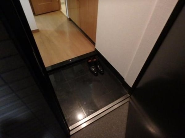 玄関(★《見学予約受け付け中》設備充実のハイグレード賃貸マンション)