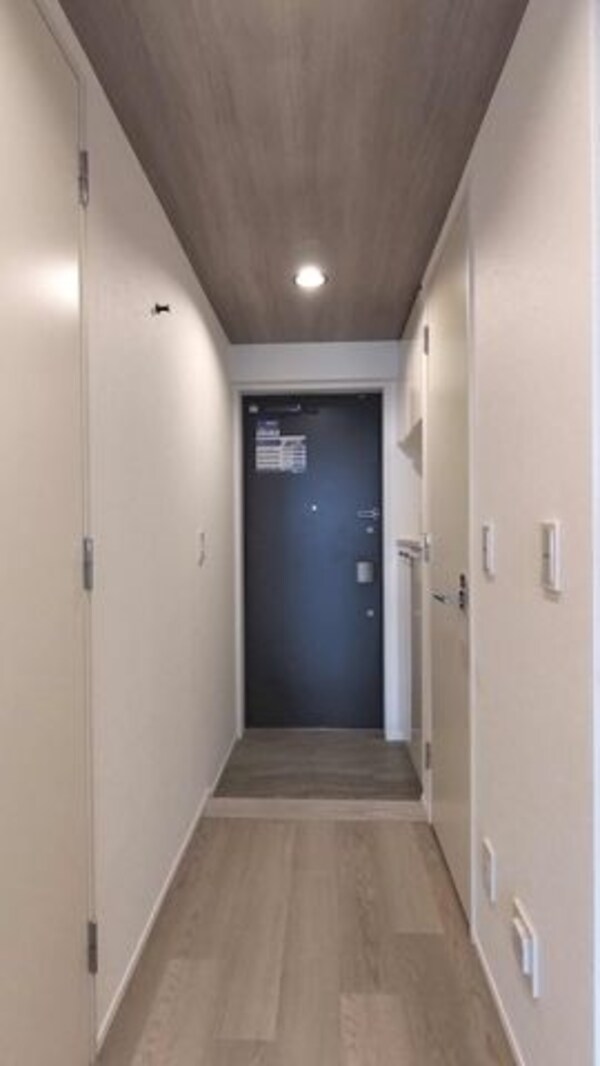 玄関(収納豊富です)