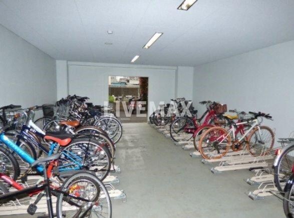 物件外観写真4　(駐輪場)