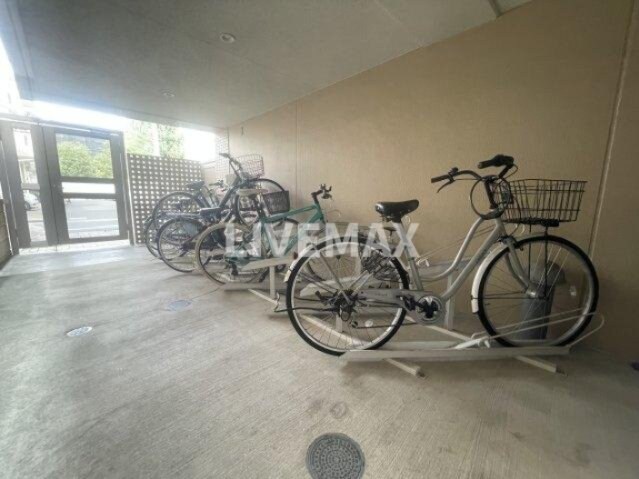 物件外観写真4　(駐輪場)