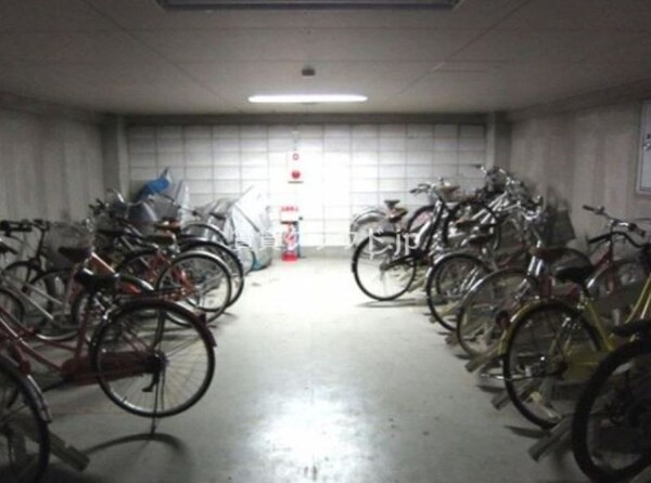 建物設備(駐輪場)