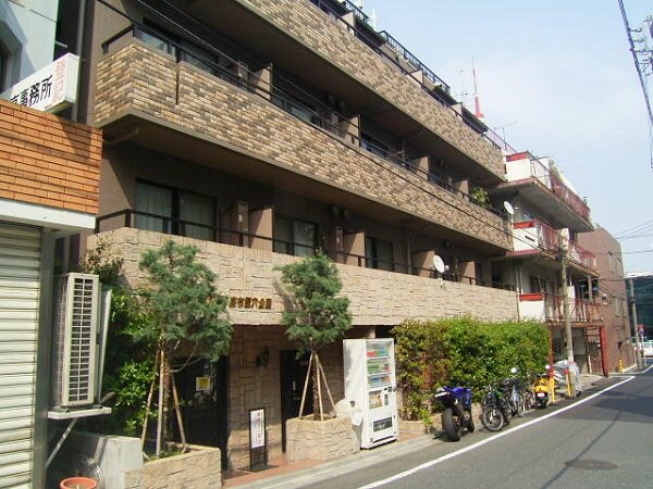 物件外観写真1　(～鉄筋コンクリート造マンション～)