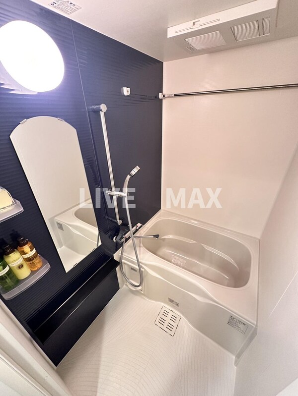 浴室(※モデルルーム写真使用。実際は家具家電は付きません。)