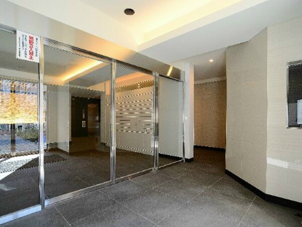 エントランス(　★《見学予約受け付け中》設備充実のハイグレード賃貸マンショ)