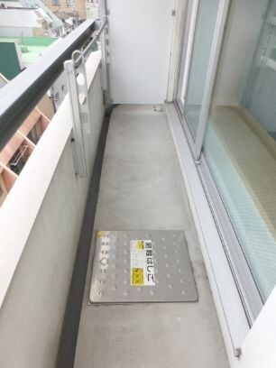 物件内観写真8　(～外の空気を感じるバルコニー～)