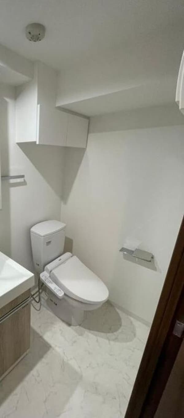 トイレ(別号室参考写真)