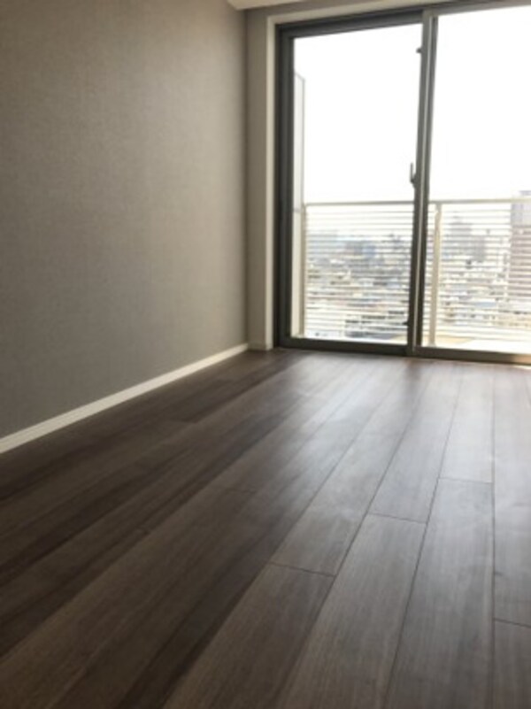 寝室(別号室参照写真)