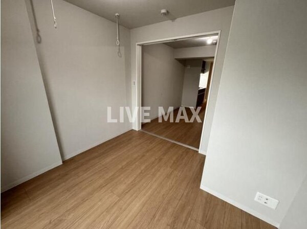 建物設備(※別号室のため室内フローリング等配色が異なります。)