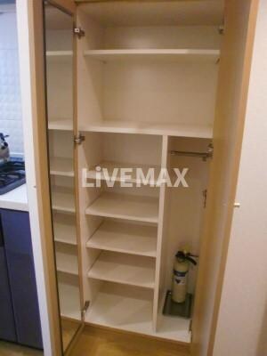 物件内観写真21　(家電・家具が1式揃っております。)