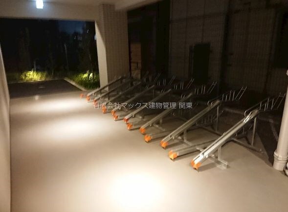 物件外観写真5　(駐輪場)