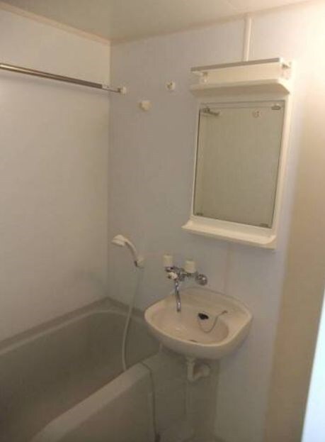 物件内観写真9　(別号室参考写真)