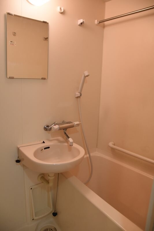 物件内観写真10　(■家具、家電付き物件。■)