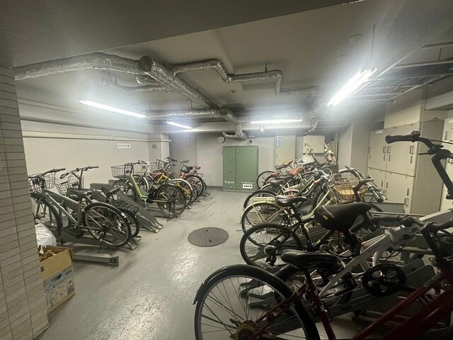 物件外観写真4　(駐輪場)