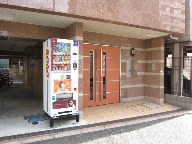 物件外観写真3　(家電・家具が1式揃っております。)