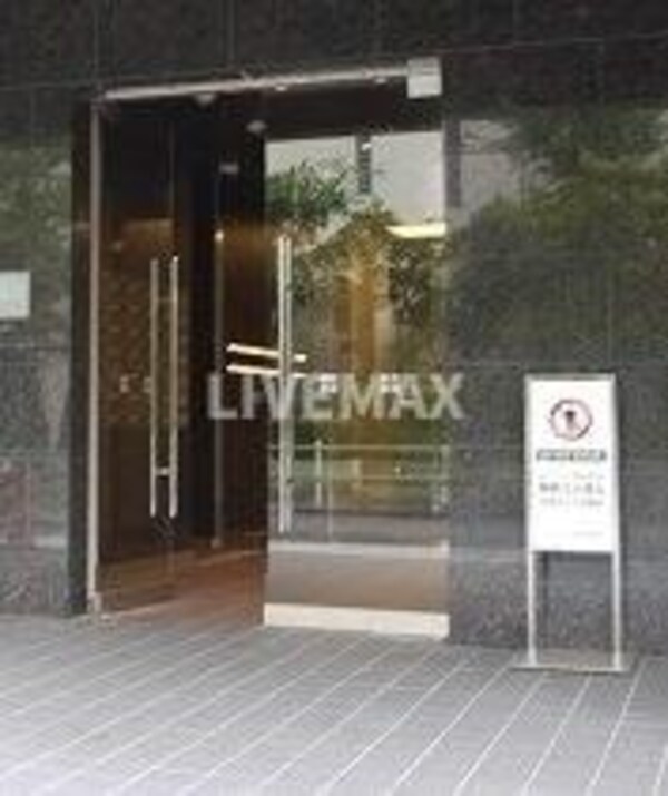 エントランス(建物設備インターネット無料有り★家具家電付きマンション)