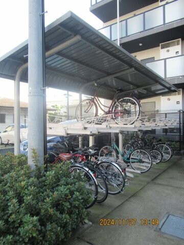 物件外観写真4　(駐輪場)