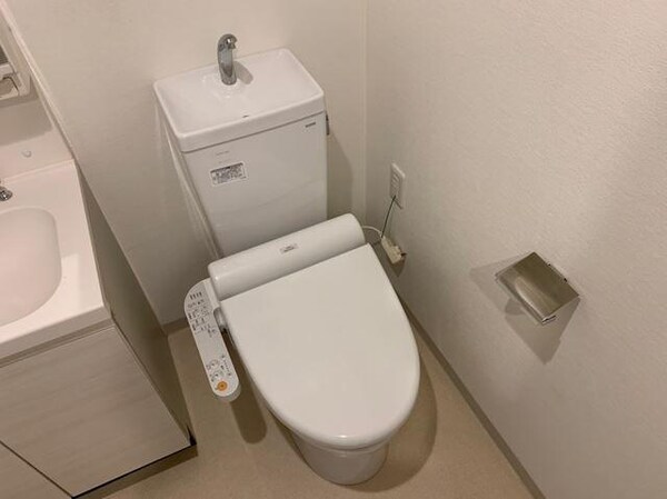 トイレ(別号室参考写真)