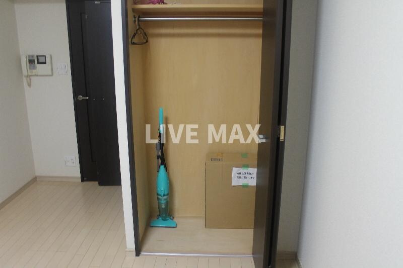 物件内観写真16　(別号室反転写真)