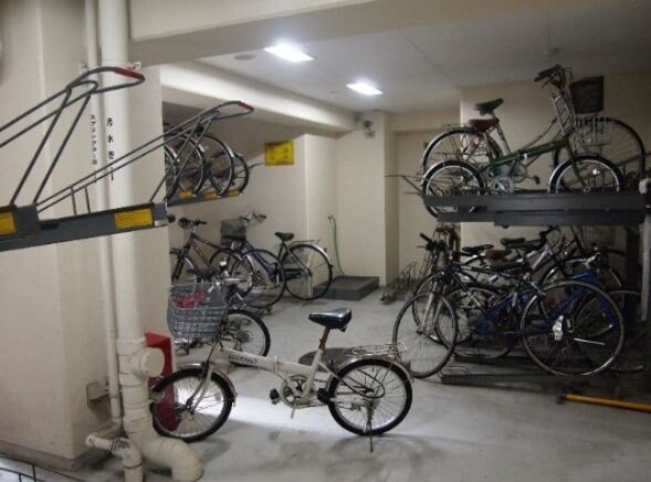 物件内観写真10　(駐輪場)