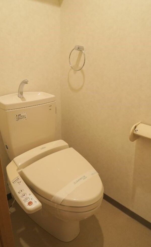 トイレ(別号室参考写真)