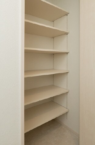 物件内観写真13　(別号室の写真)