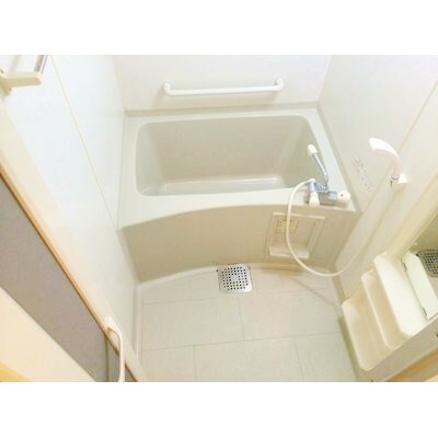 物件内観写真11　(家電・家具が1式揃っております。)