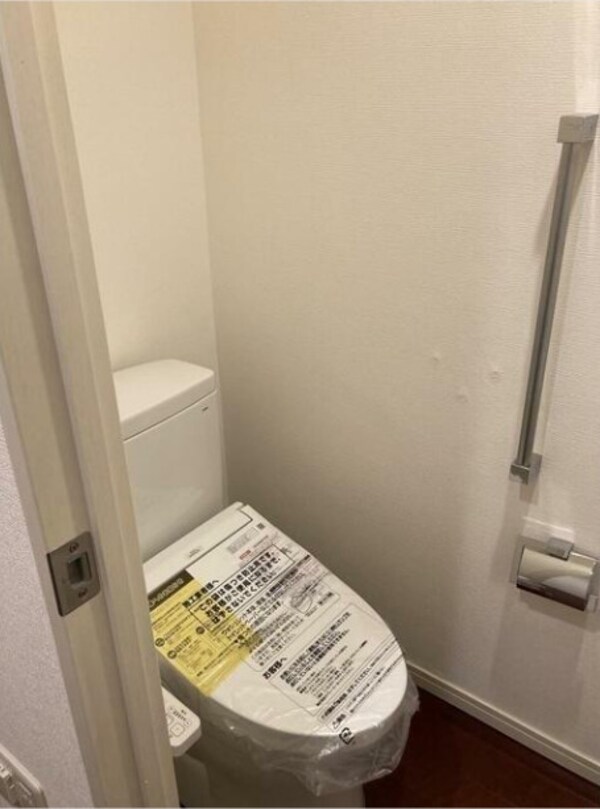 トイレ(別号室参考写真)