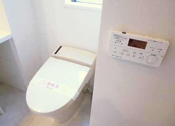 トイレ(別号室参考写真)