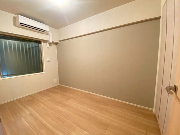 洋室(納戸（サービスルーム）)