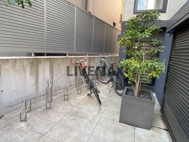 物件外観写真3　(駐輪場)