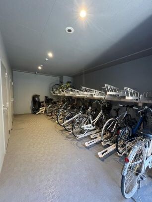 物件外観写真4　(駐輪場)