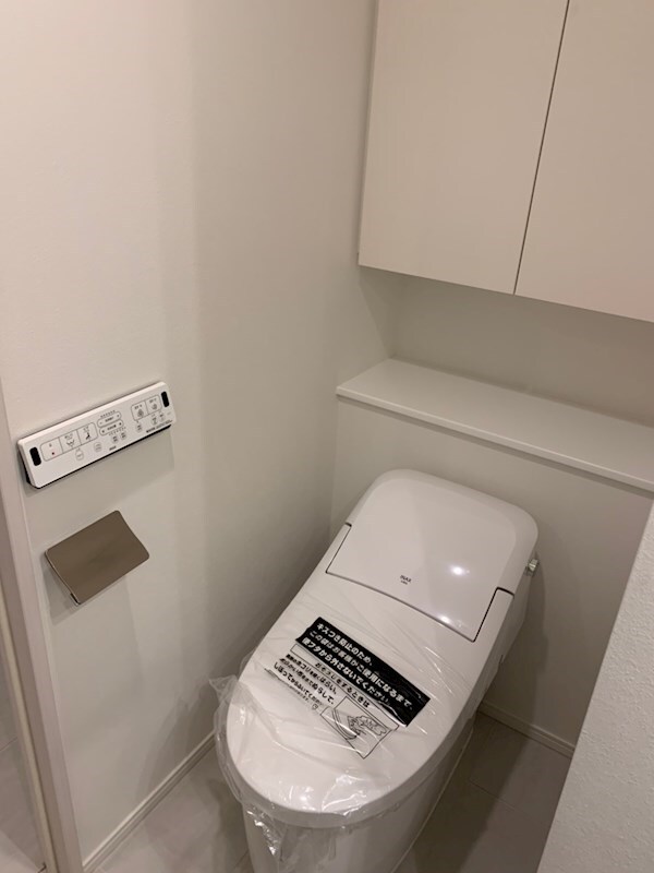 物件内観写真11　(個室でお手洗い完備)