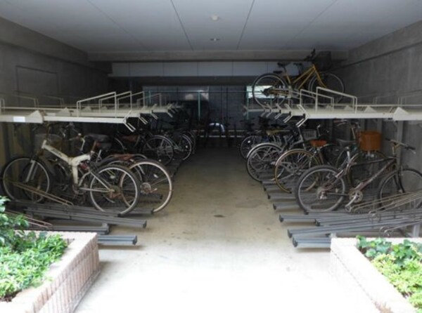 建物設備(駐輪場)