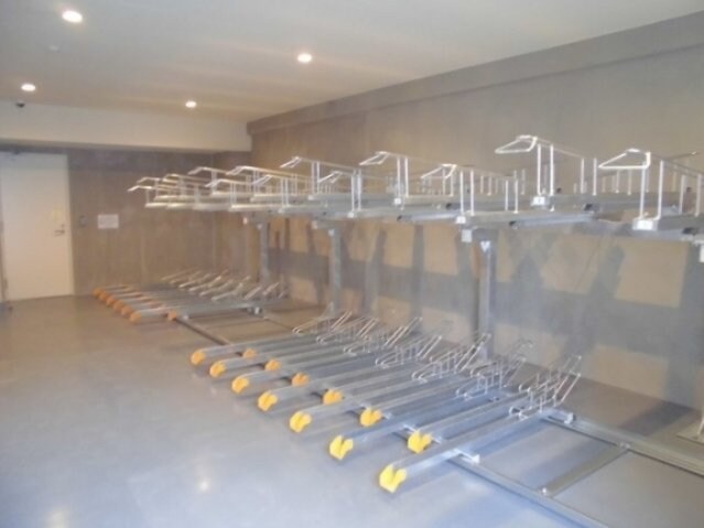 物件外観写真5　(駐輪場)