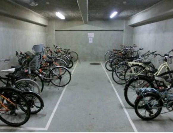 物件内観写真17　(駐輪場)