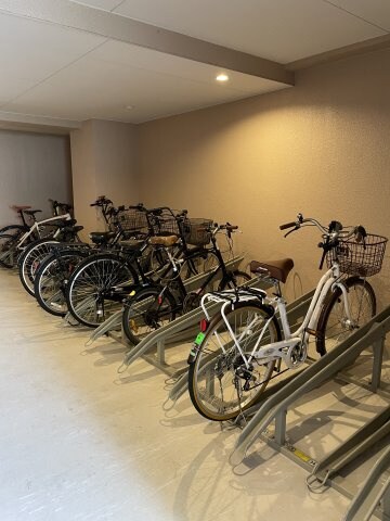 物件外観写真4　(駐輪場)