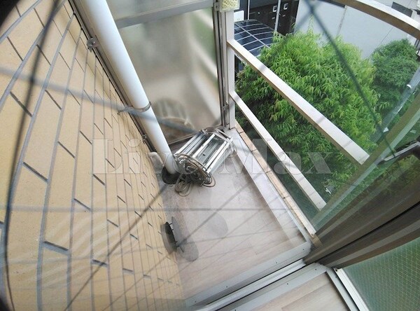 バルコニー(写真は反転タイプです)