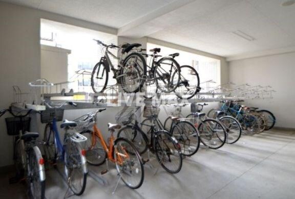 物件内観写真12　(駐輪場)