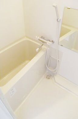 物件内観写真8　(別号室参照写真)