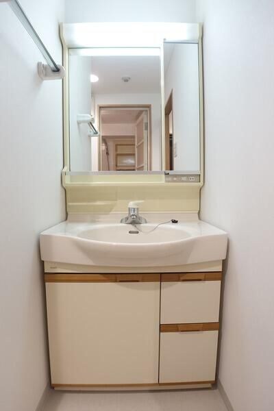 物件内観写真8　(別号室参考写真)