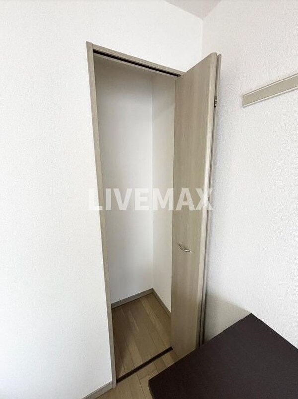 その他(備え付け家具備品（同仕様）)